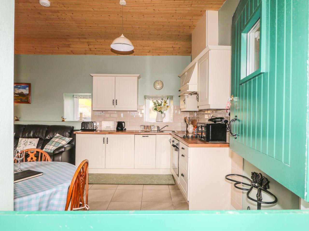 Pat White'S Cottage Ростревър Екстериор снимка